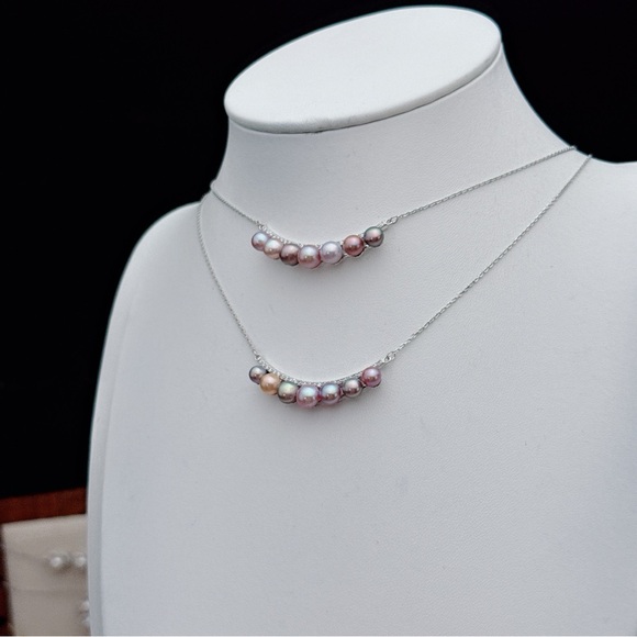 X557 S925 Freshwater Baby Pearl Smile Necklace - Picture 8 of 9